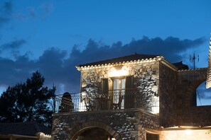 Nhà Duplex tiện nghi đơn giản, 1 giường cỡ queen và sofa giường, không hút thuốc | Bộ trải giường bằng vải cotton Ai Cập, bộ đồ giường cao cấp 