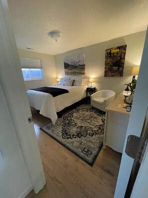 2 soverom, strykejern/-brett, wi-fi (inkludert) og sengetøy