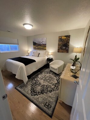 2 slaapkamers, een strijkplank/strijkijzer, gratis wifi, beddengoed