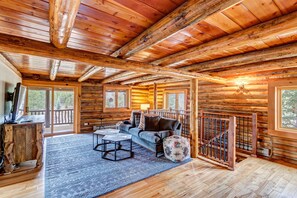 Smart TV, chimenea, reproductor de DVD, biblioteca de música