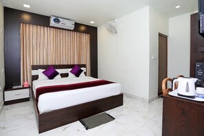 ห้องดีลักซ์, เตียงใหญ่ 1 เตียง, ปลอดบุหรี่ | โต๊ะทำงาน, ห้องเก็บเสียง