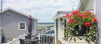 Afslappende, moderne strandhjem ... slentre til stranden på 5 minutter!
