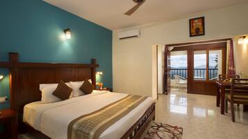 Standard Room | Pillow-top beds, minibar, in-room safe, laptop workspace