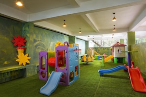 Area giochi per bambini (al coperto)