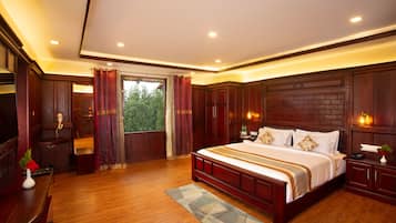 Luxury-Suite, 1 Schlafzimmer, Talblick | Pillowtop-Betten, Minibar, Zimmersafe, laptopgeeigneter Arbeitsplatz