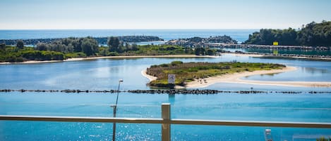 Vista para praia/oceano
