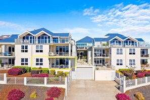 Southbound@theWharf 2 | Courtyard view