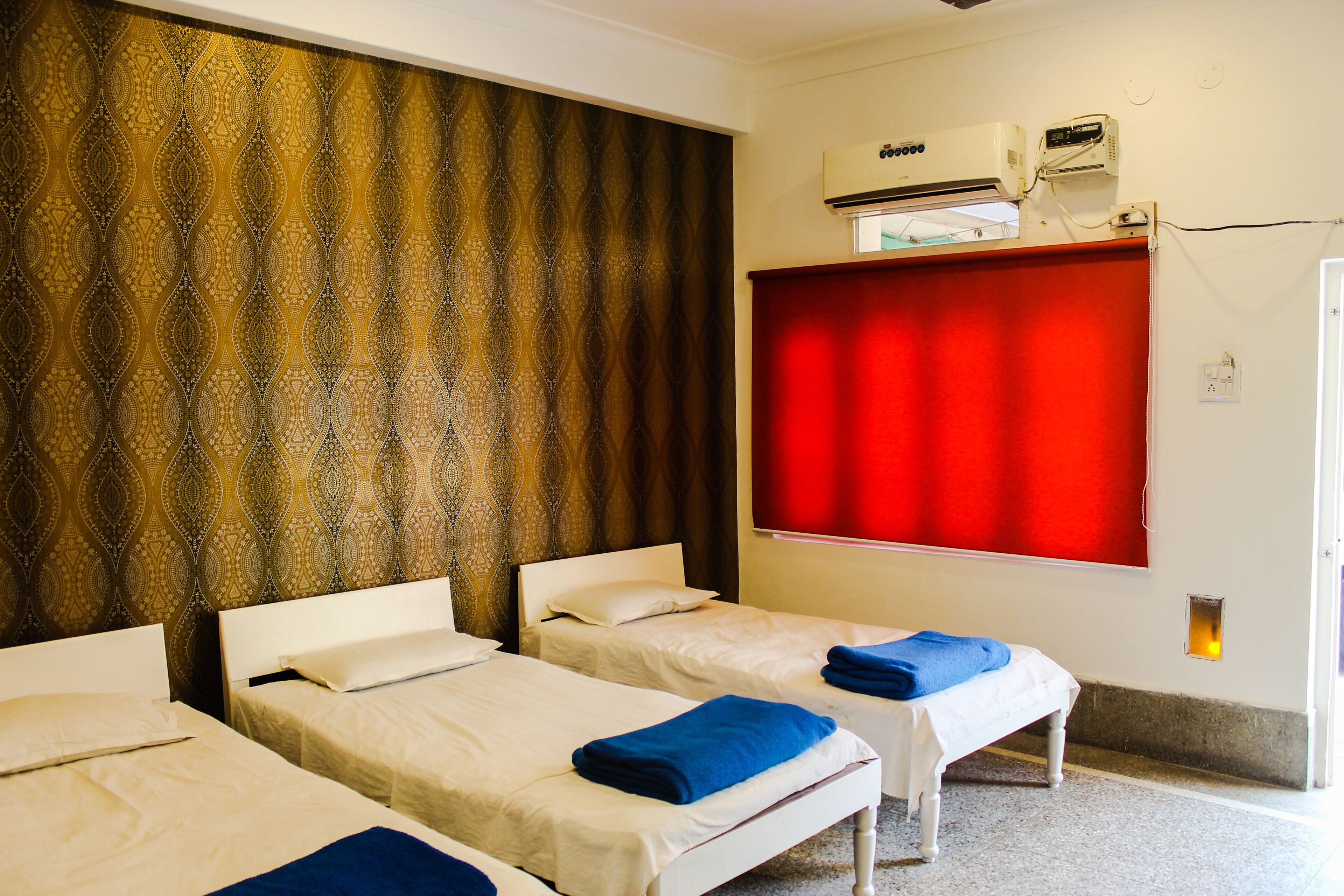 Quarto triplo standard, 4 quartos | Roupas de cama antialérgicas, Wi-Fi de cortesia, roupa de cama