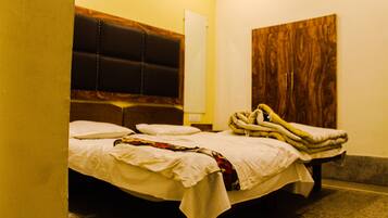 Standard Double Room, 3 Bedrooms | Hypo-allergenic bedding, free WiFi, bed sheets