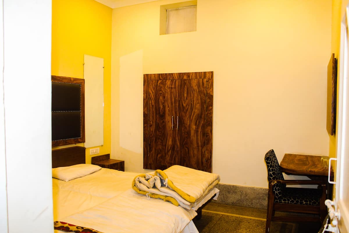 Quarto casal standard, 3 quartos | Roupas de cama antialérgicas, Wi-Fi de cortesia, roupa de cama