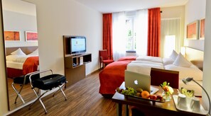 Espacio para trabajar con un portátil, cortinas opacas, wifi gratis