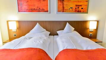 Laptop workspace, blackout drapes, free WiFi, bed sheets
