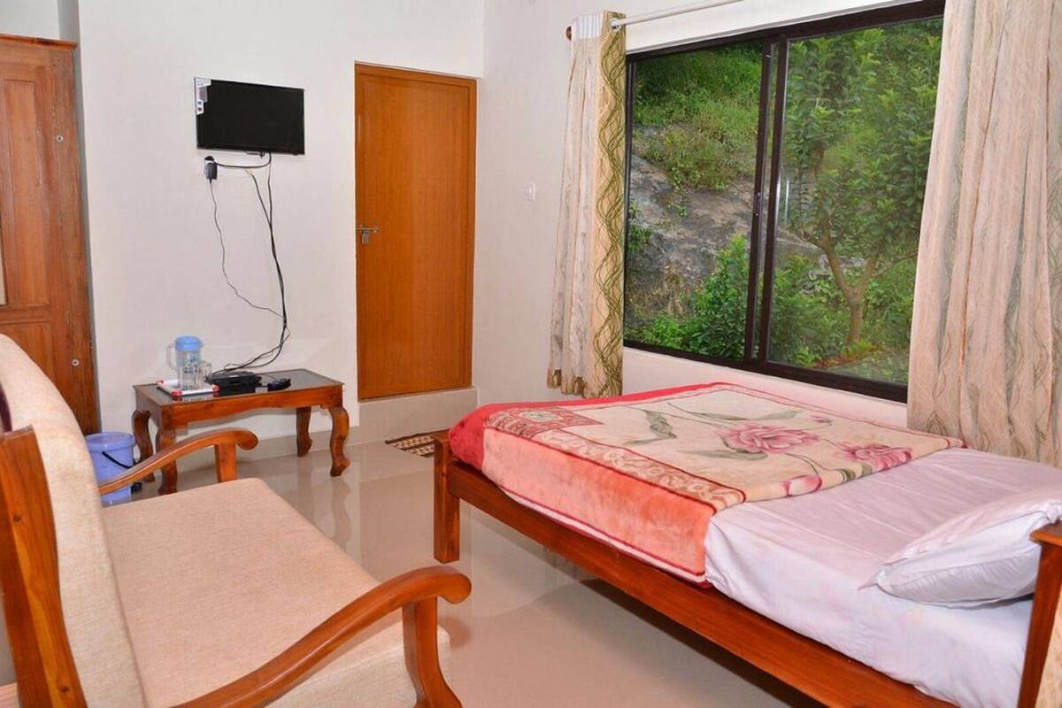 Family Room, 1 Double Bed, Non Smoking | Soundproofing, WiFi