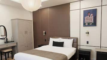 Minibar, in-room safe, desk, free WiFi