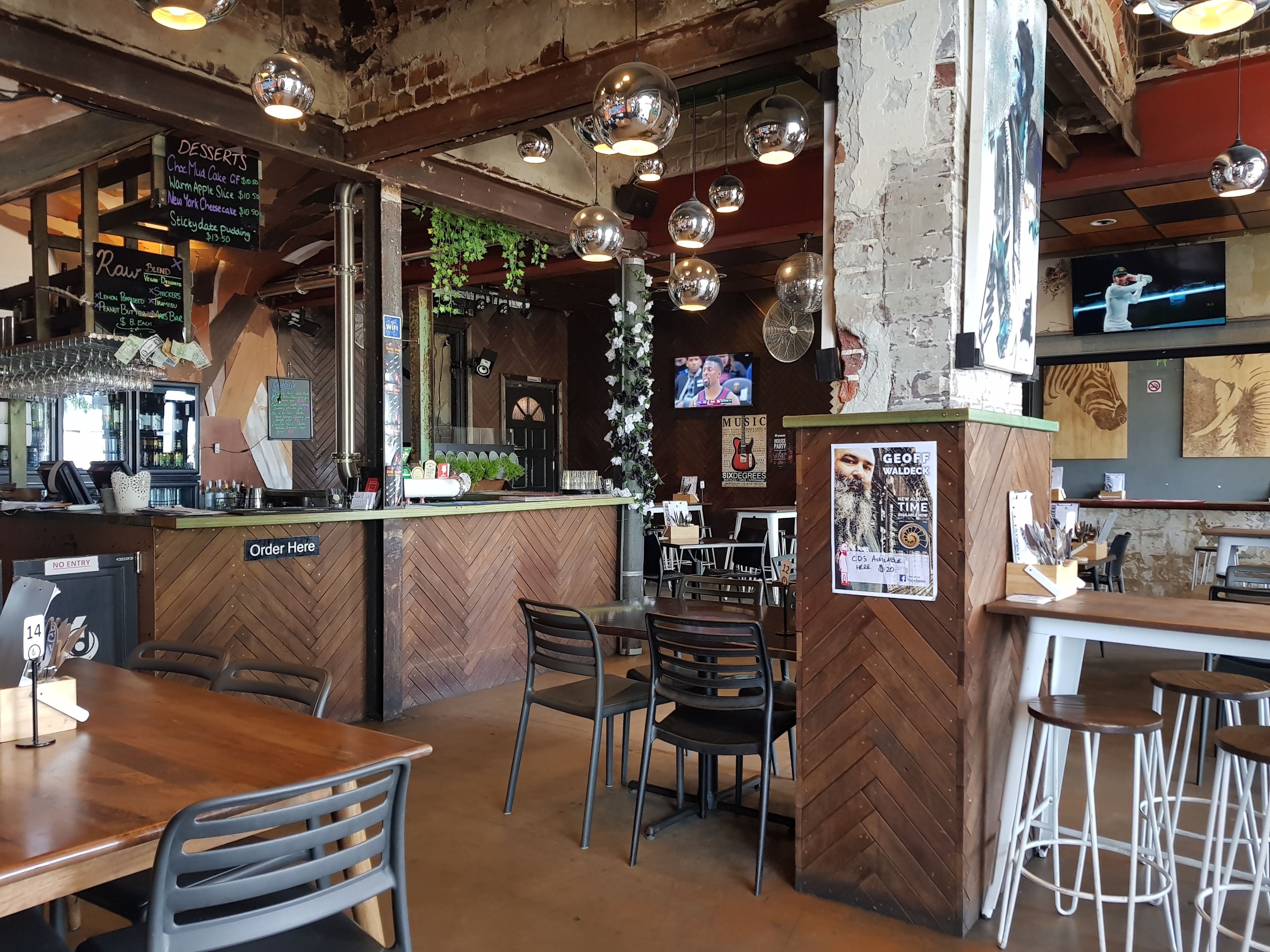 breakfast, lunch and dinner served