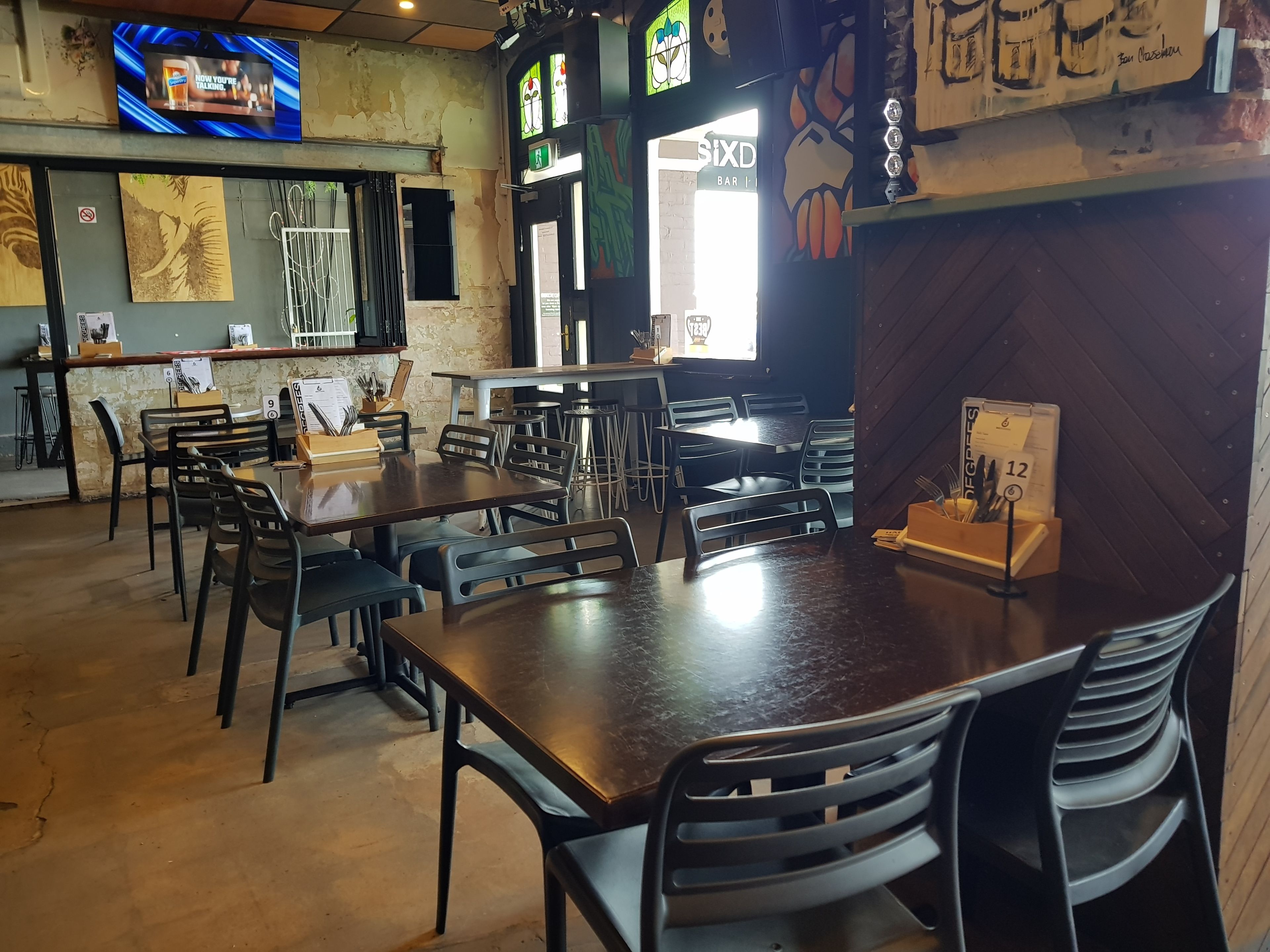 breakfast, lunch and dinner served