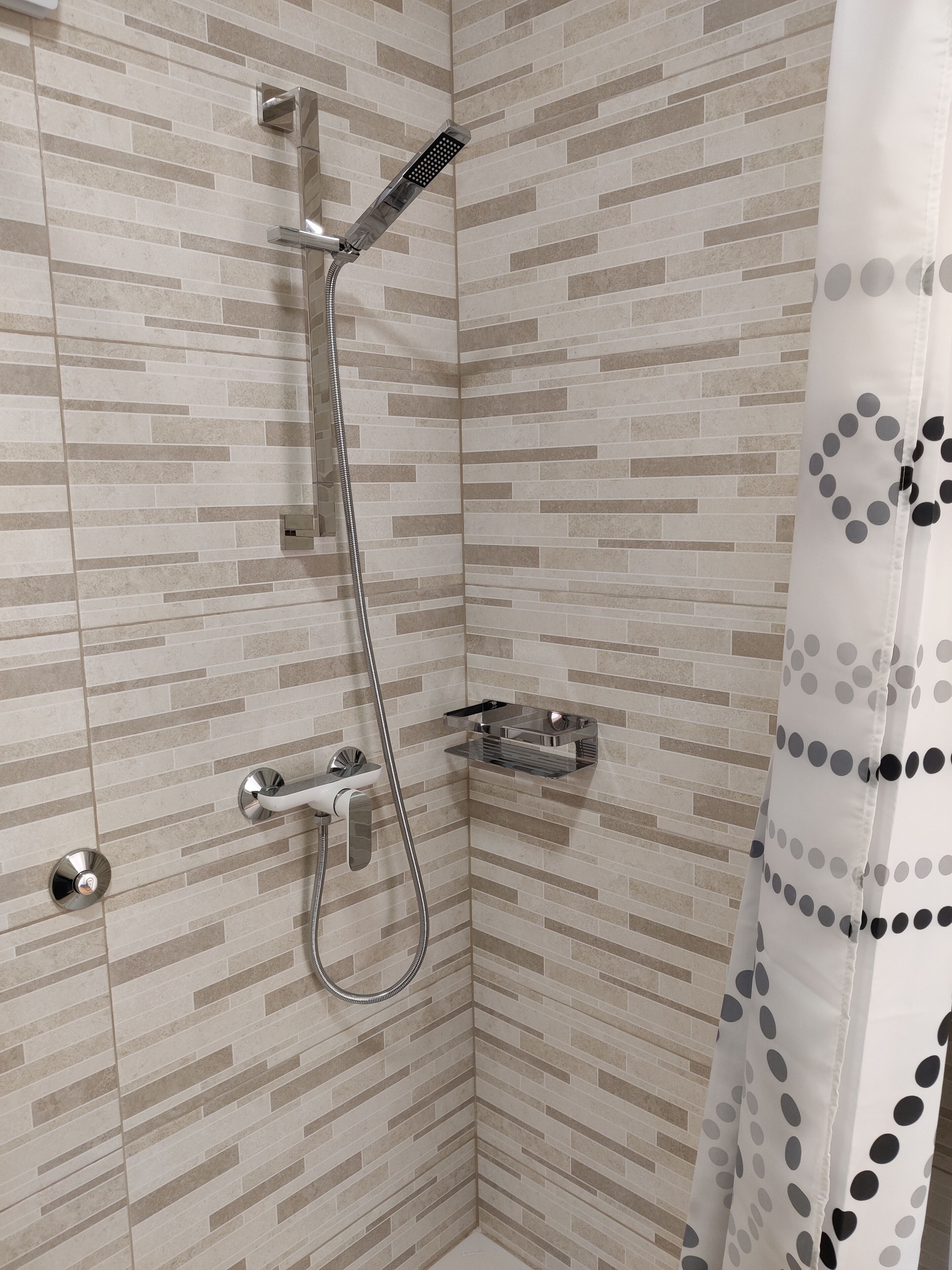 Superior-studiolejlighed - 1 queensize-seng | Badeværelse | Bruser, hårtørrer, håndklæder, Sæbe