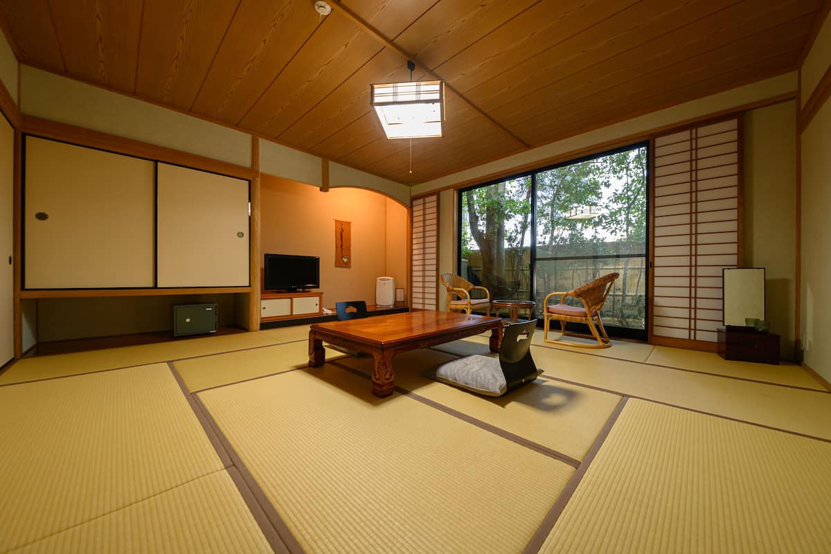 Phòng truyền thống, không hút thuốc (JapaneseStyle,with Bath Made of Rocks) | Két bảo mật tại phòng, trang trí khác biệt