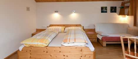 1 bedroom, in-room safe, travel cot, WiFi