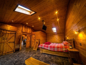 Luxury Apartment, Ensuite (and Jet bath) | 1 bedroom - New Forest Lodges (Wimborne)