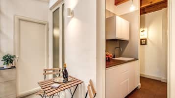 Suite monolocale Executive | Area soggiorno | Smart TV, Netflix