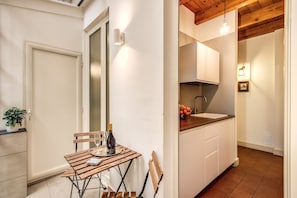 Executive Studio Suite | Living area - Casa Hosteno (Naples)