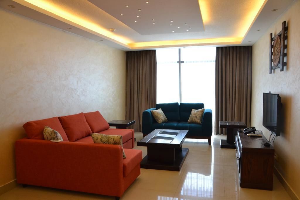 Deluxe Penthouse, 1 Bedroom, Non Smoking | 1 bedroom, in-room safe, iron/ironing board, free WiFi