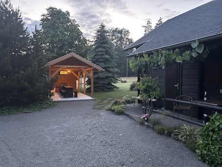 Área de parrillas y picnic. Hotel Forsthaus Luchsenburg