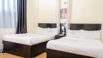 Habitación estándar con 2 camas individuales, fumadores | Escritorio, cortinas opacas, wifi gratis y ropa de cama