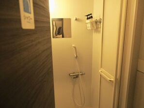 Mixed Dormitory Room | Bathroom | Hair dryer, slippers, bidet - bnb+ Secret Base Mejiro - Hostel (Tokyo)