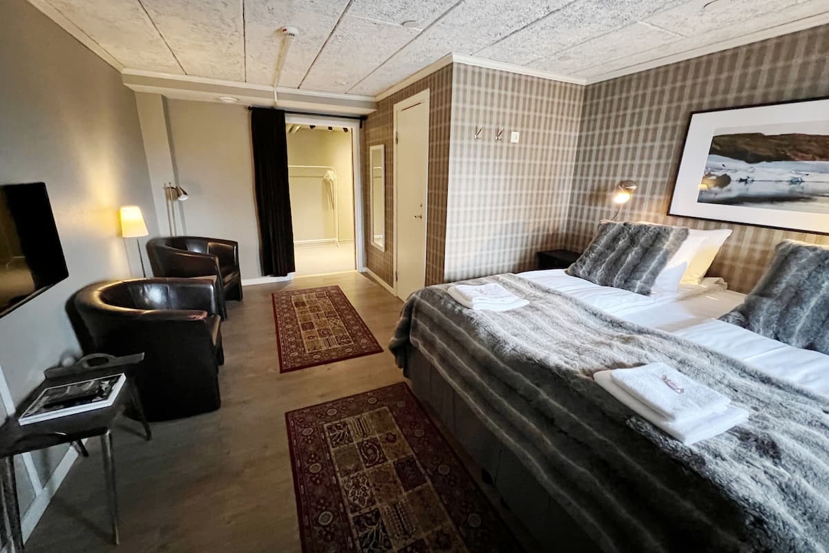 basic quadruple room | 1 bedroom, hypo-allergenic bedding, iron/ironing board, free wifi