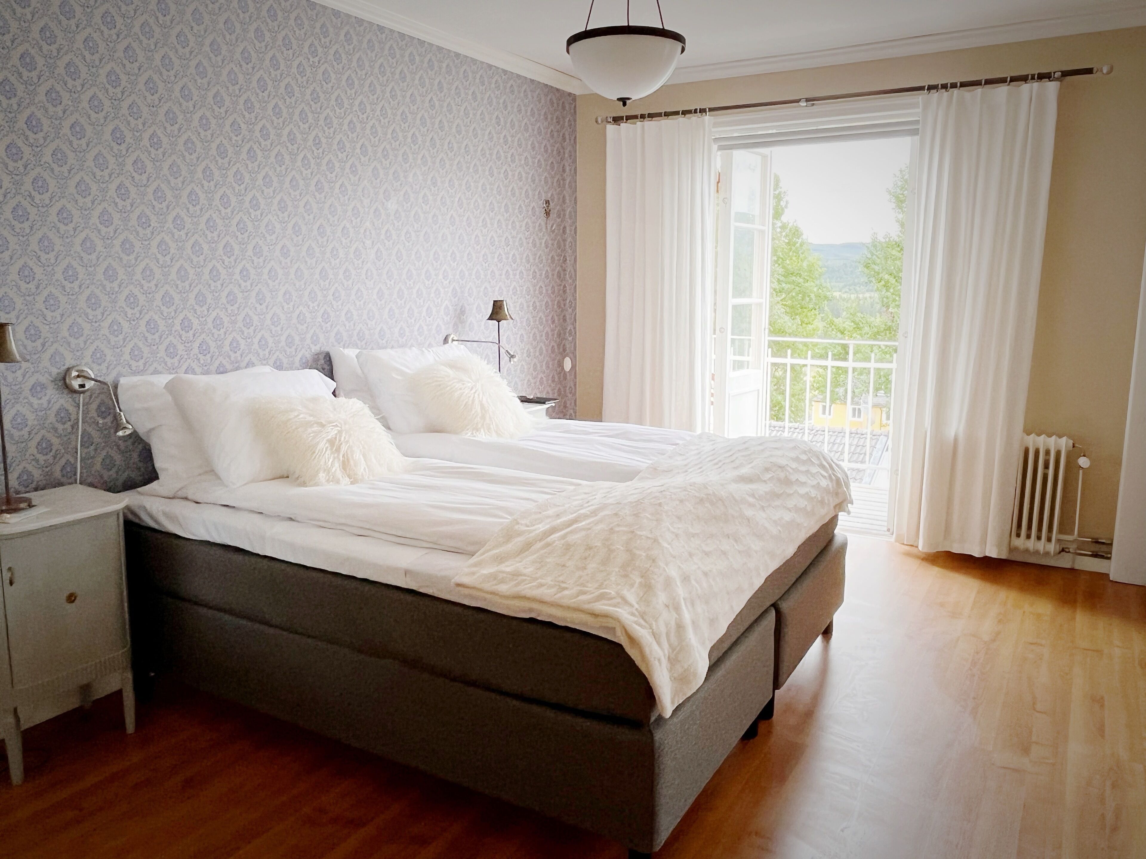 Junior Suite | Hypo-allergenic bedding, iron/ironing board, free WiFi, bed sheets