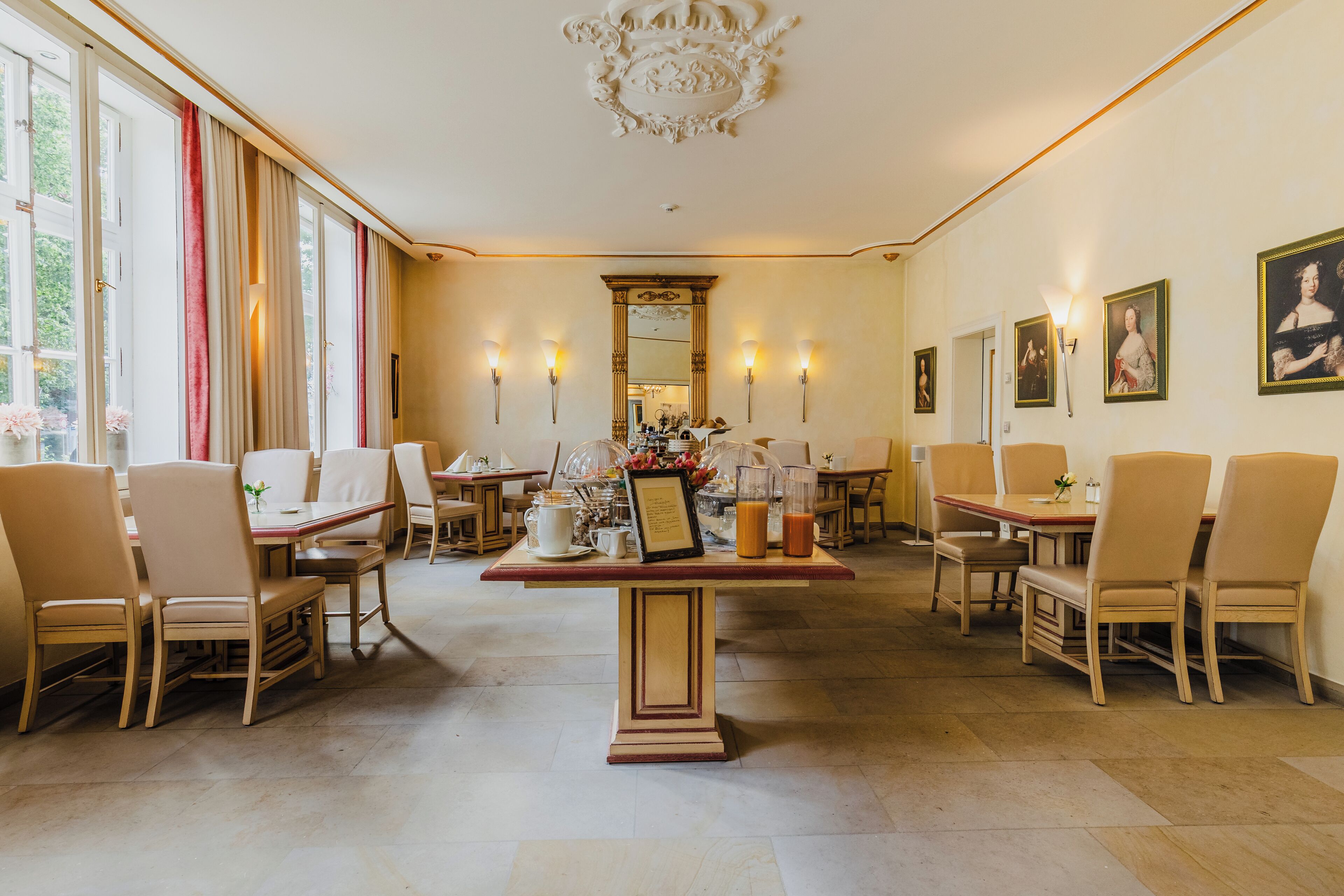 Desayuno buffet incluido todos los días 