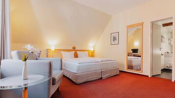 Double Room | Hypo-allergenic bedding, minibar, desk, blackout curtains