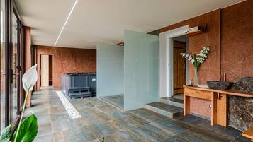Indoor spa tub
