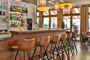 Bar (on property) - Bacchus Hotel (Bensheim)
