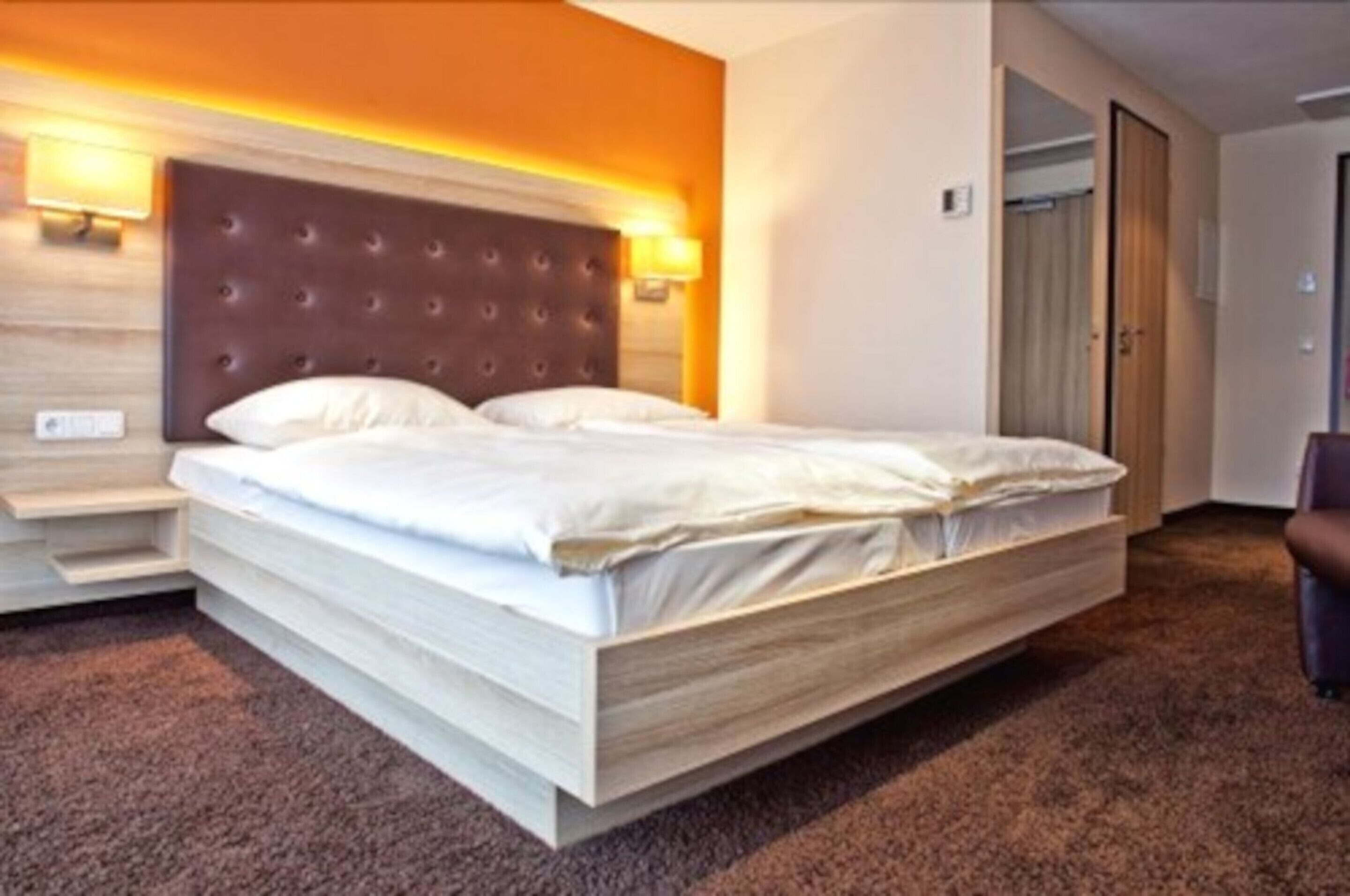 Minibar, desk, blackout drapes, soundproofing