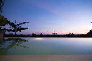 Villa de lujo, 4 habitaciones, vista al océano, frente al mar | Terraza o patio