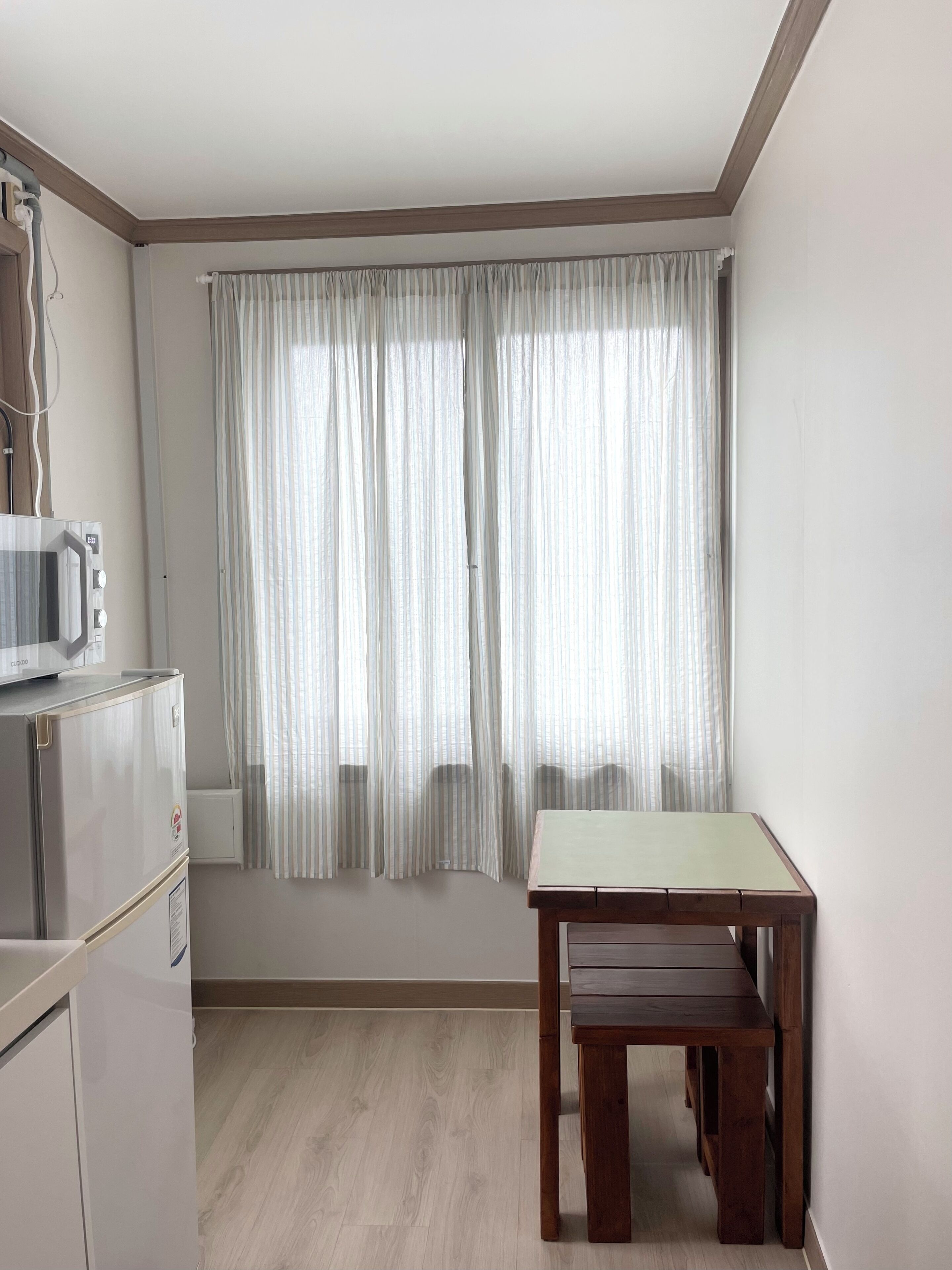 Frigorifero nell'area comune, forno a microonde nell'area comune