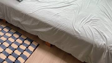 Habitación doble de uso individual | Cortinas blackout, wifi gratis y ropa de cama