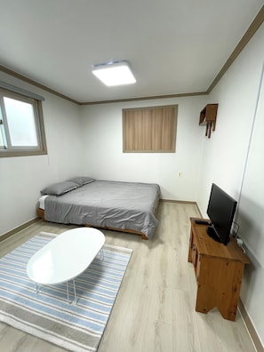 Blackout curtains, free WiFi, bed sheets