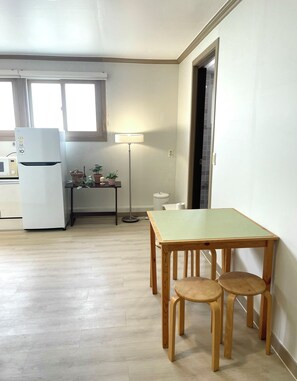 Fridge, microwave, cookware/dishes/utensils, freezer