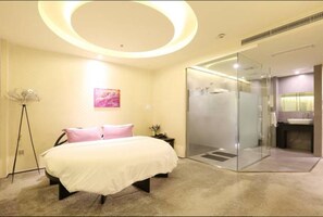 Romantic Round Bed Room | Egyptian cotton sheets, premium bedding, down comforters