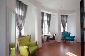 Design Shared Dormitory, Mixed Dorm, Balcony (Bed in mixed dormitory with 4 beds) | Individually decorated, individually furnished, desk, laptop workspace - Hostel Musala (Varna)