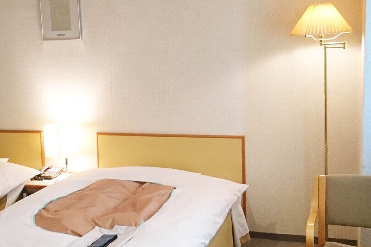 Twin Room B, Non Smoking or Smoking (advance request required) | Desk, free WiFi, bed sheets