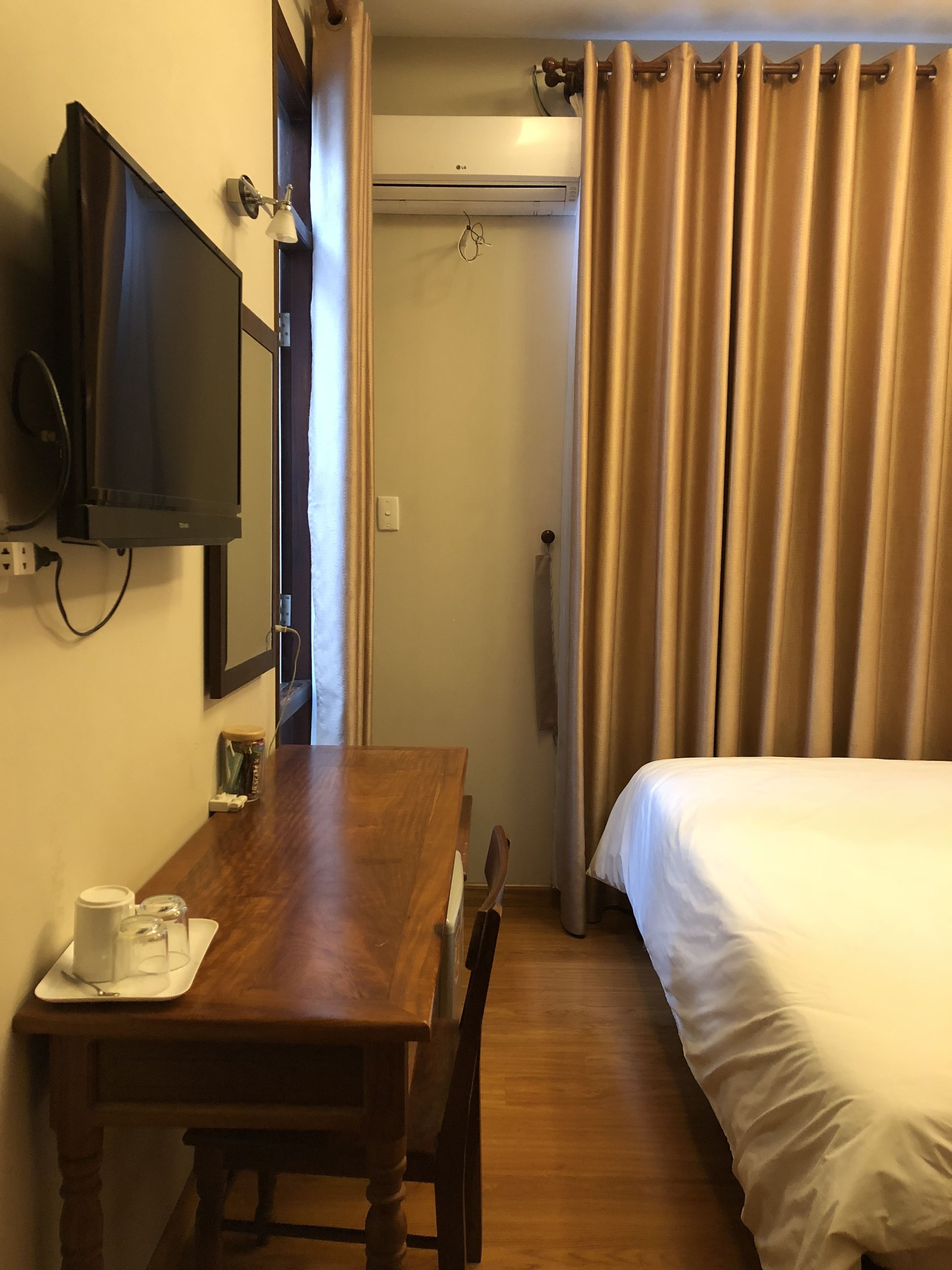 superior double room | minibar, in-room safe, desk, blackout curtains