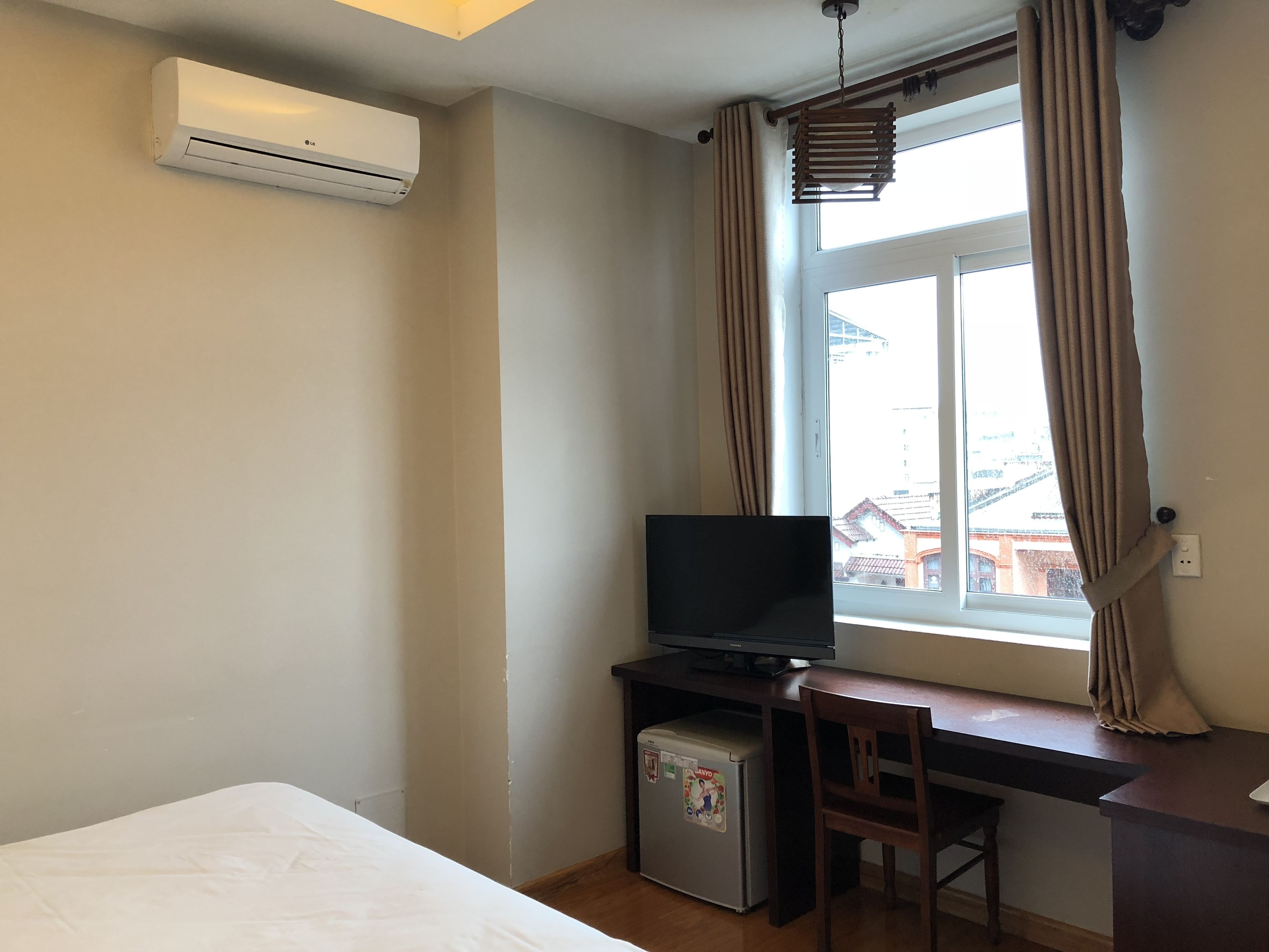 superior double room | minibar, in-room safe, desk, blackout curtains
