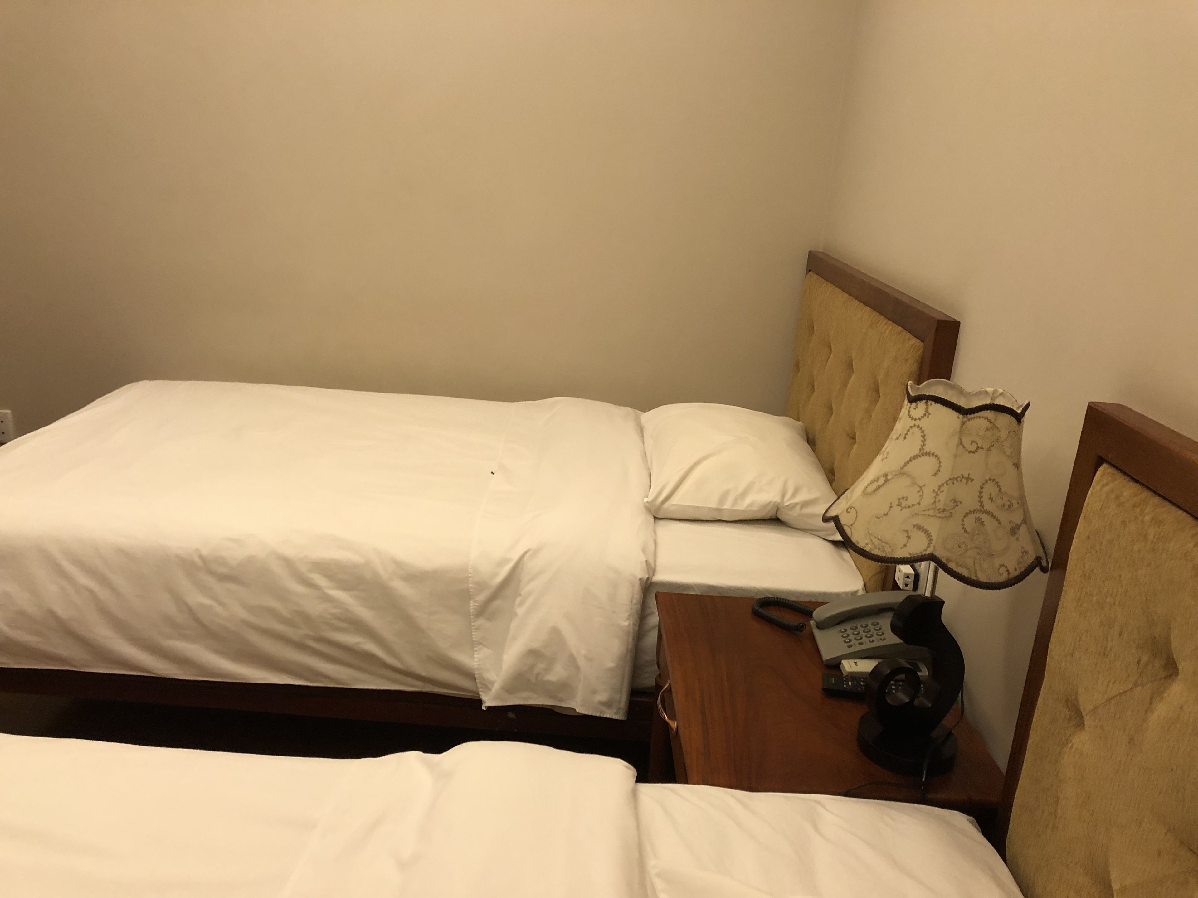 standard twin room | minibar, in-room safe, desk, blackout curtains