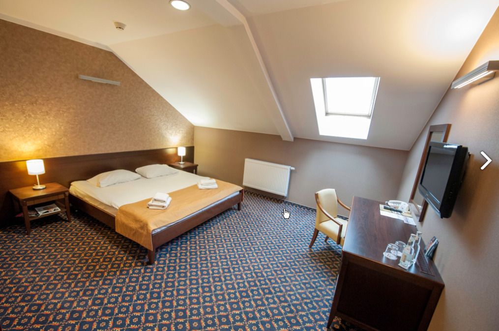 deluxe double room, 1 king bed | desk, free wifi, bed sheets