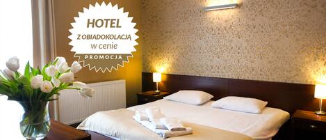 Escritorio, wifi gratis, ropa de cama